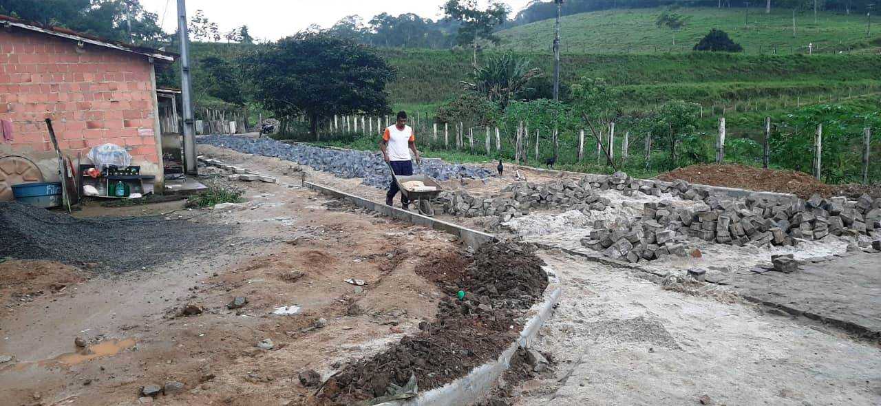 Camacã: Mais 2 ruas em fase de conclusão em São João do Panelinha